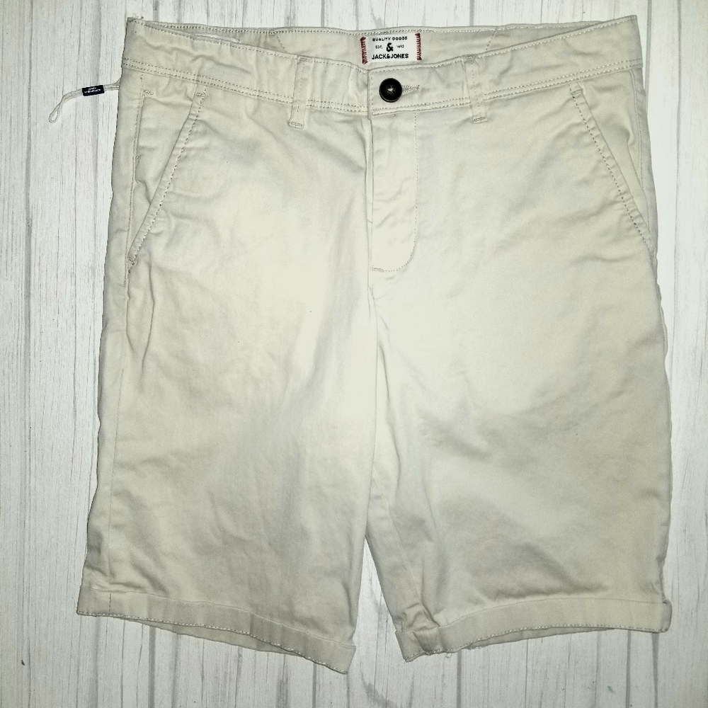 🔥🔥Jack&Jones Light Khaki Cuffed Shorts size 30 NWT